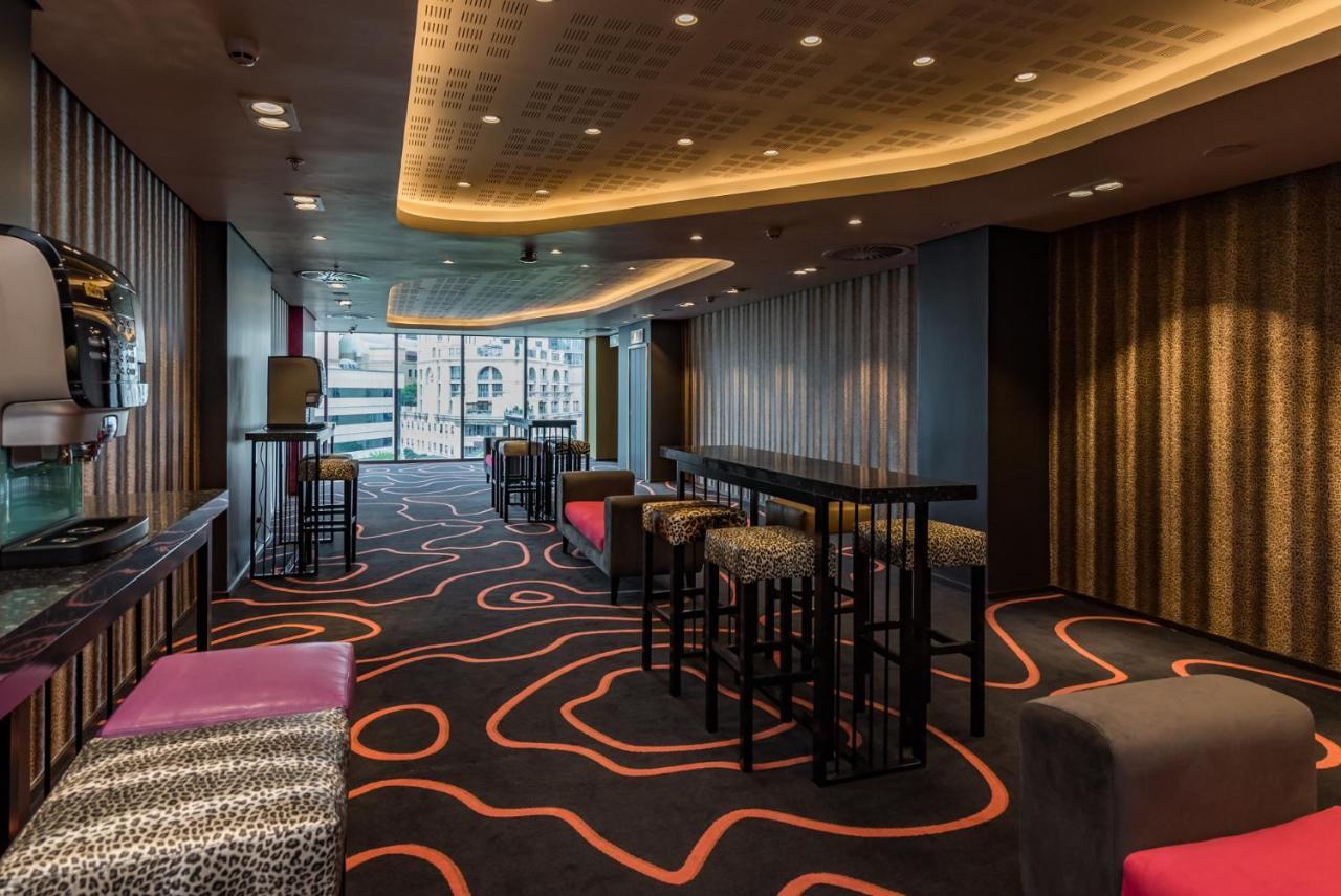 Hotel Sky Sandton Йоханесбург Екстериор снимка