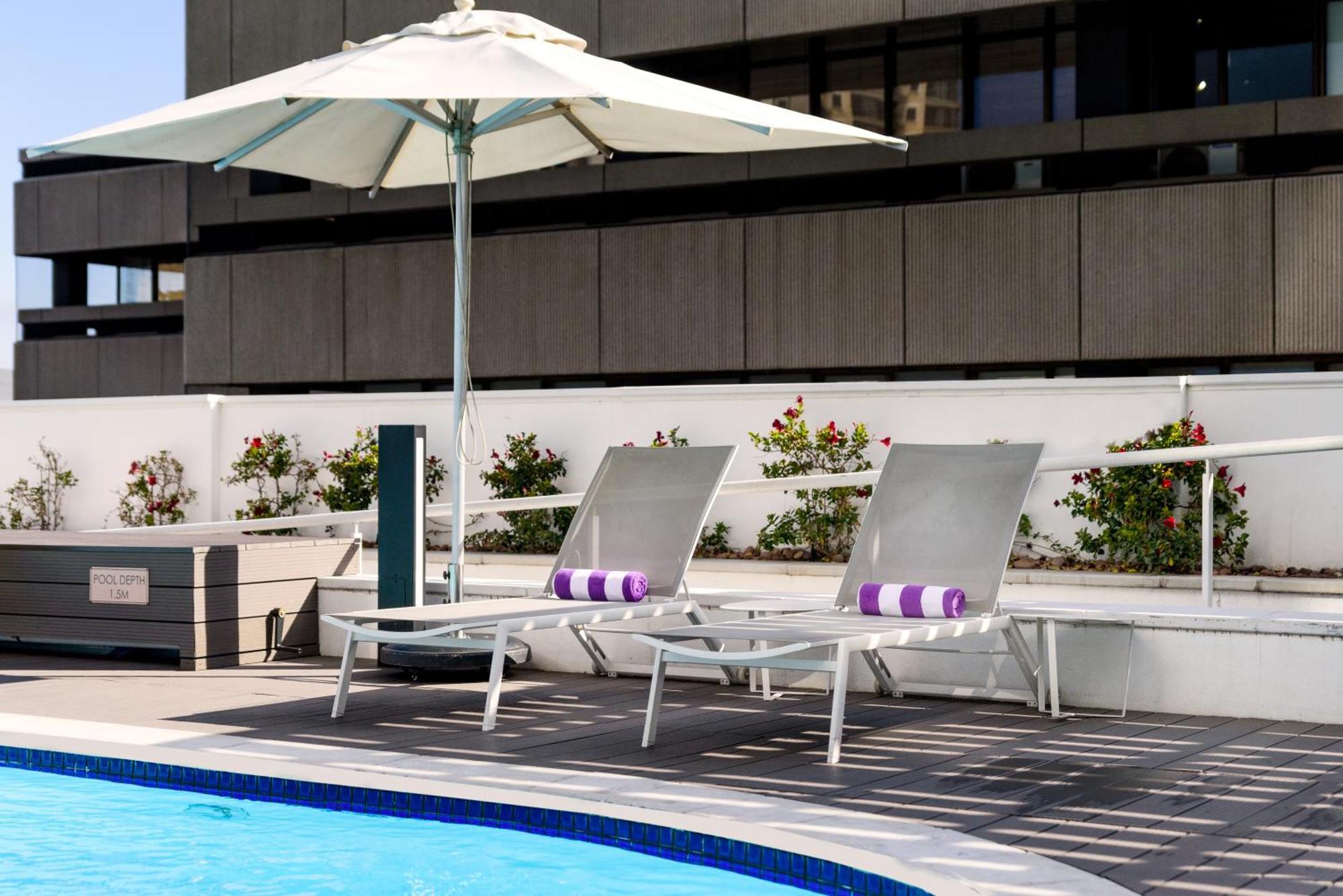 Hotel Sky Sandton Йоханесбург Екстериор снимка